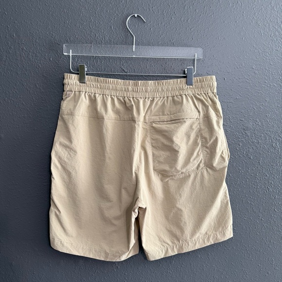 Lululemon Bowline Short 8" Inseam Size L - Picture 3 of 5